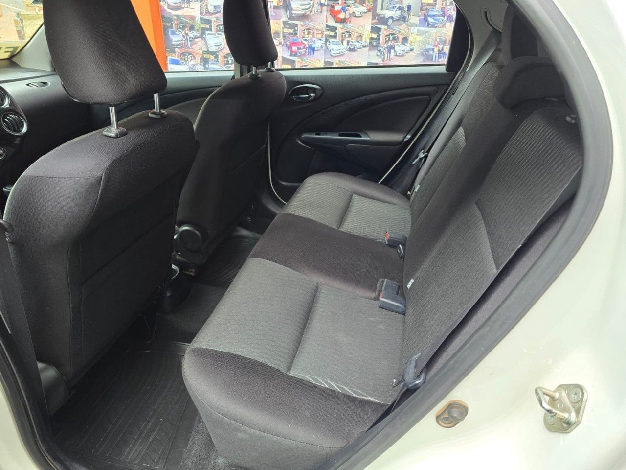 Toyota Etios Usado Financiado en Mendoza, deRuedas