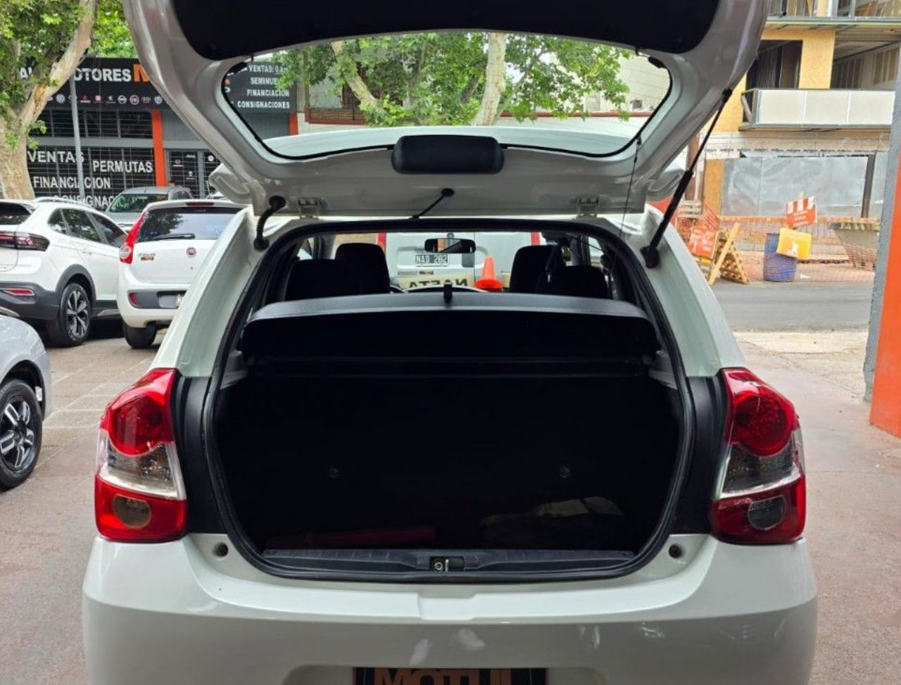 Toyota Etios Usado Financiado en Mendoza, deRuedas