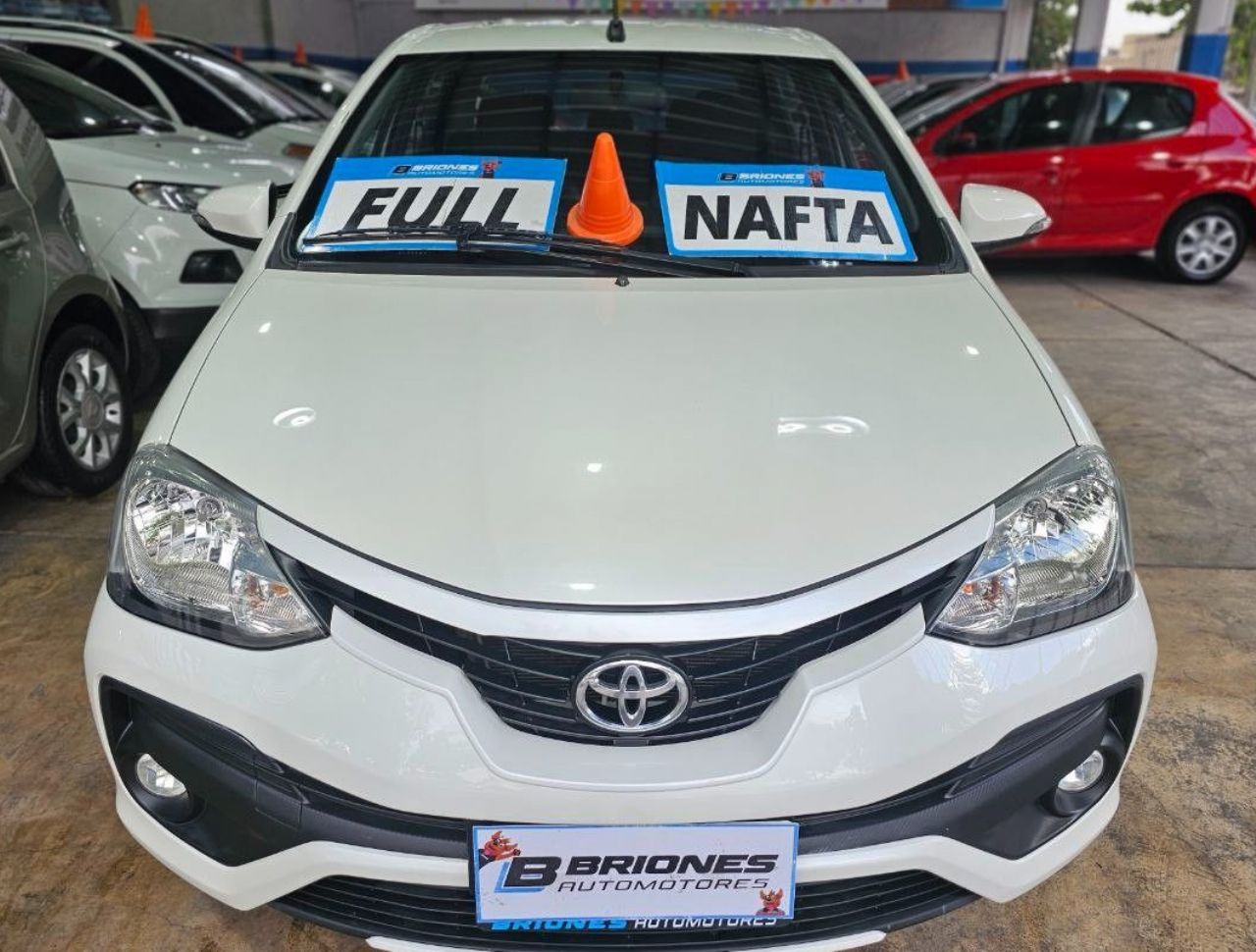 Toyota Etios Usado en Mendoza, deRuedas
