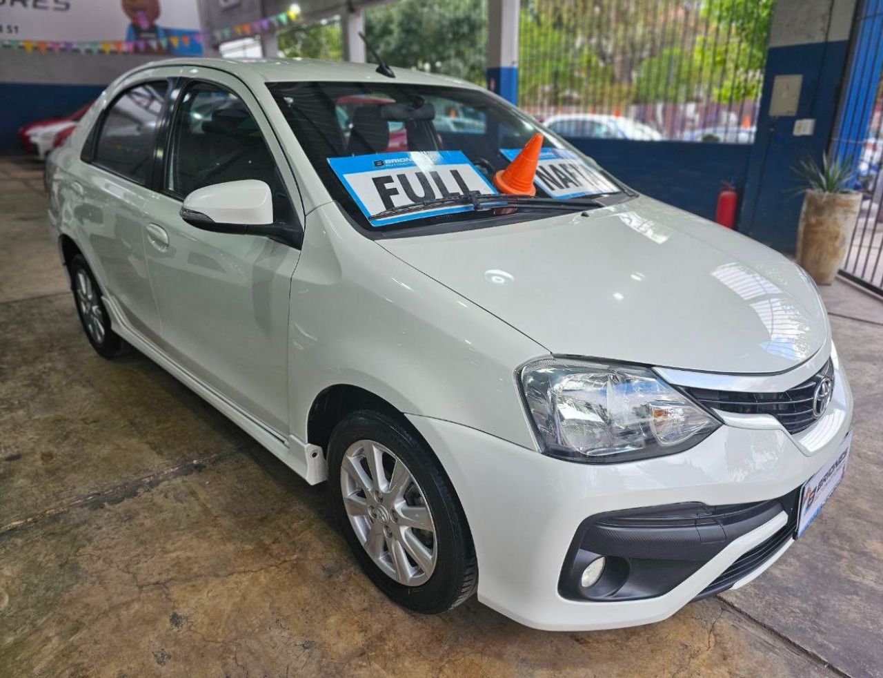 Toyota Etios Usado en Mendoza, deRuedas