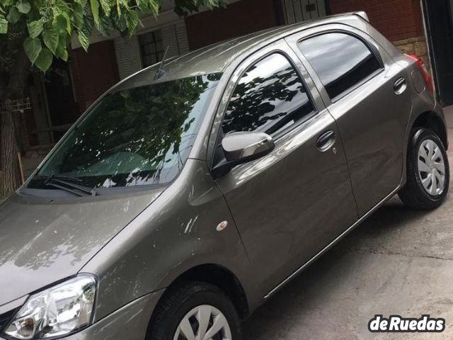 Toyota Etios Usado en Mendoza, deRuedas