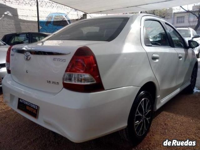 Toyota Etios Usado en Mendoza, deRuedas