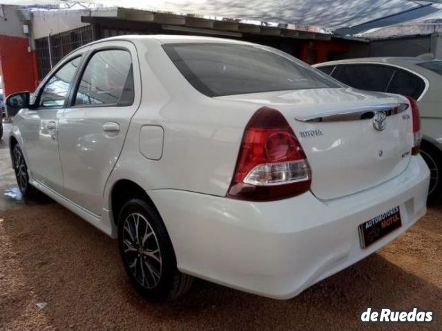 Toyota Etios Usado en Mendoza, deRuedas