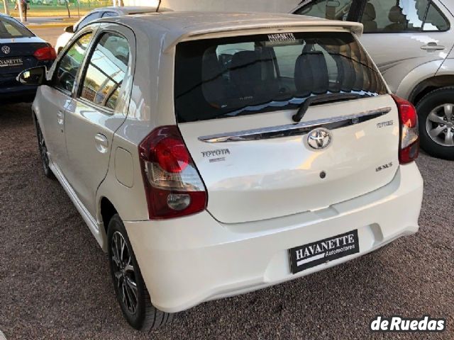 Toyota Etios Usado en Mendoza, deRuedas