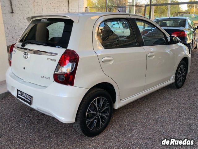 Toyota Etios Usado en Mendoza, deRuedas