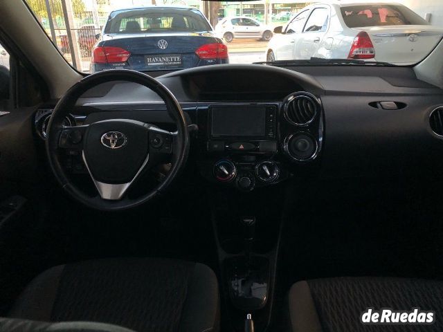 Toyota Etios Usado en Mendoza, deRuedas