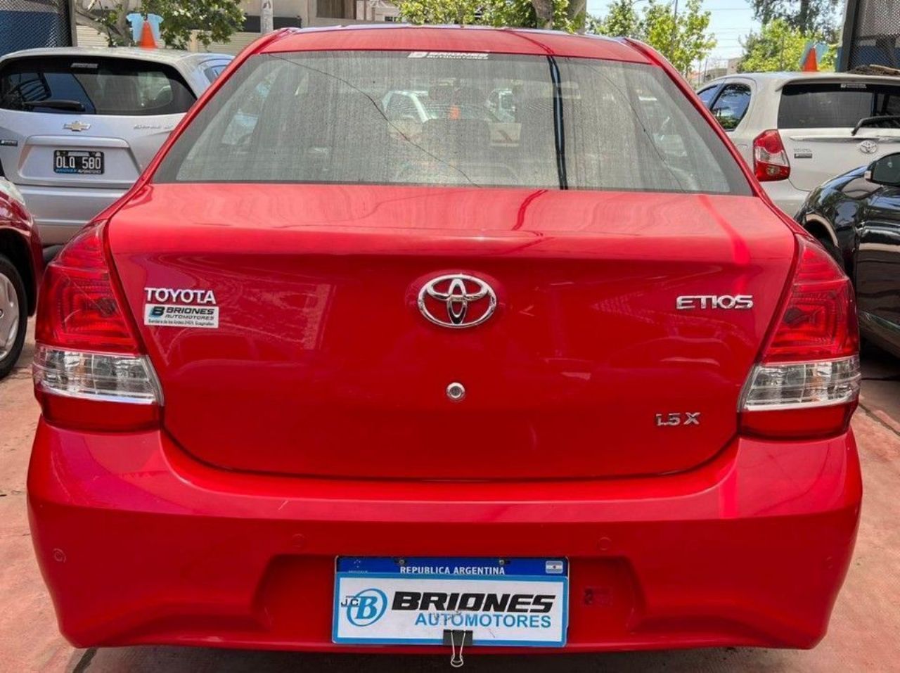 Toyota Etios Usado en Mendoza, deRuedas