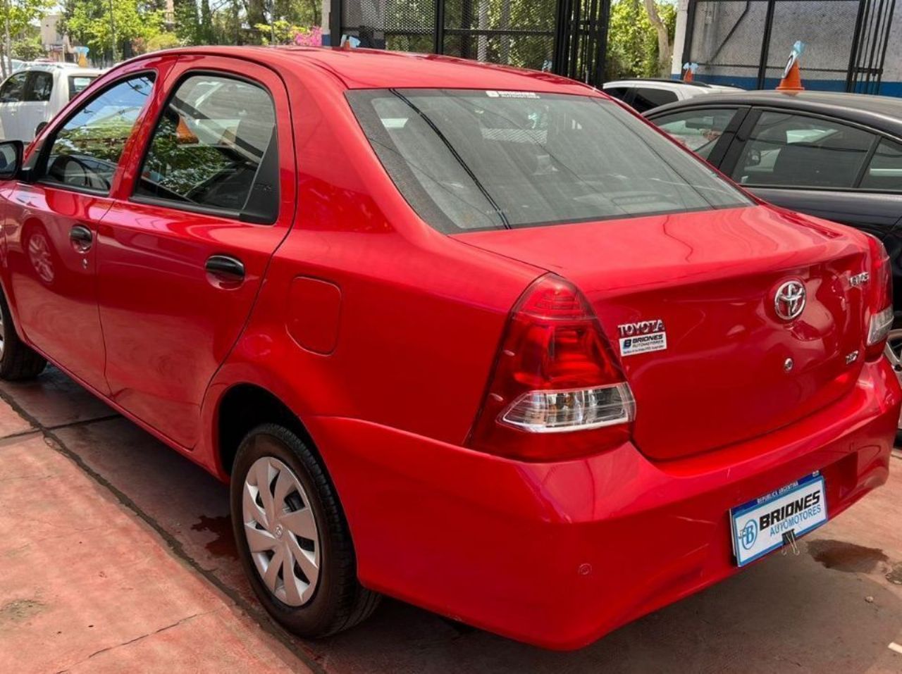 Toyota Etios Usado en Mendoza, deRuedas