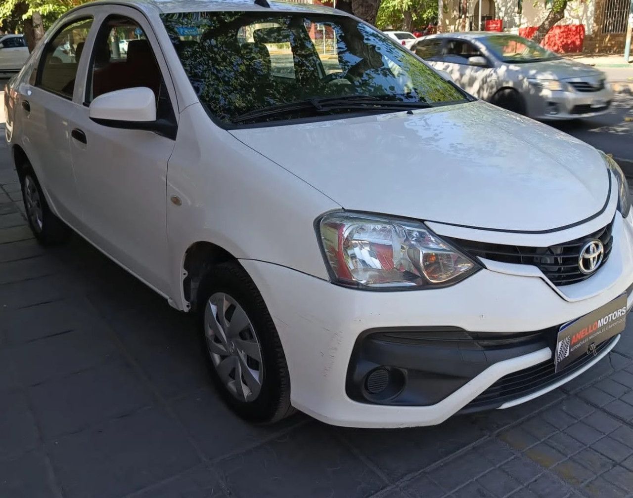 Toyota Etios Usado en Mendoza, deRuedas