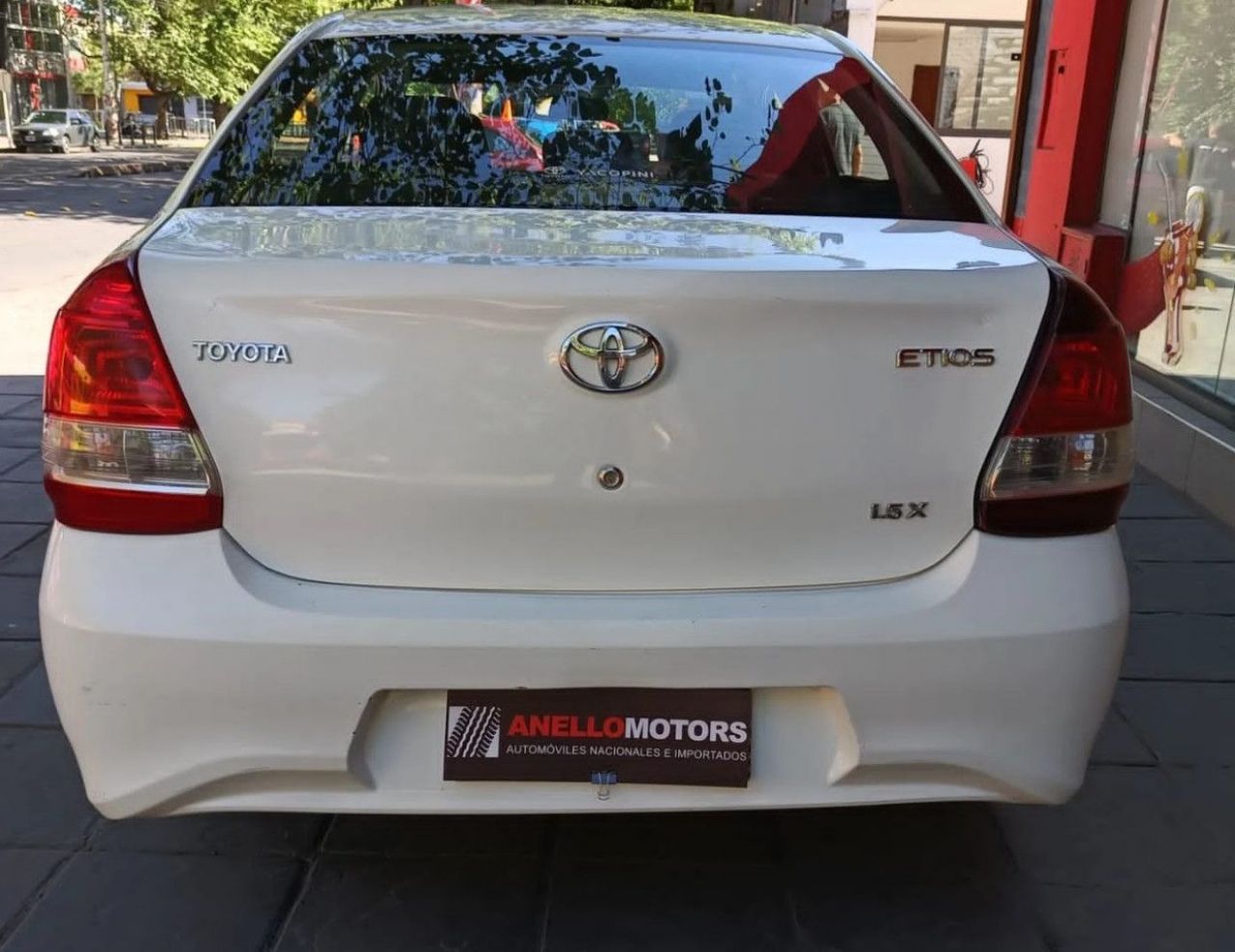 Toyota Etios Usado en Mendoza, deRuedas