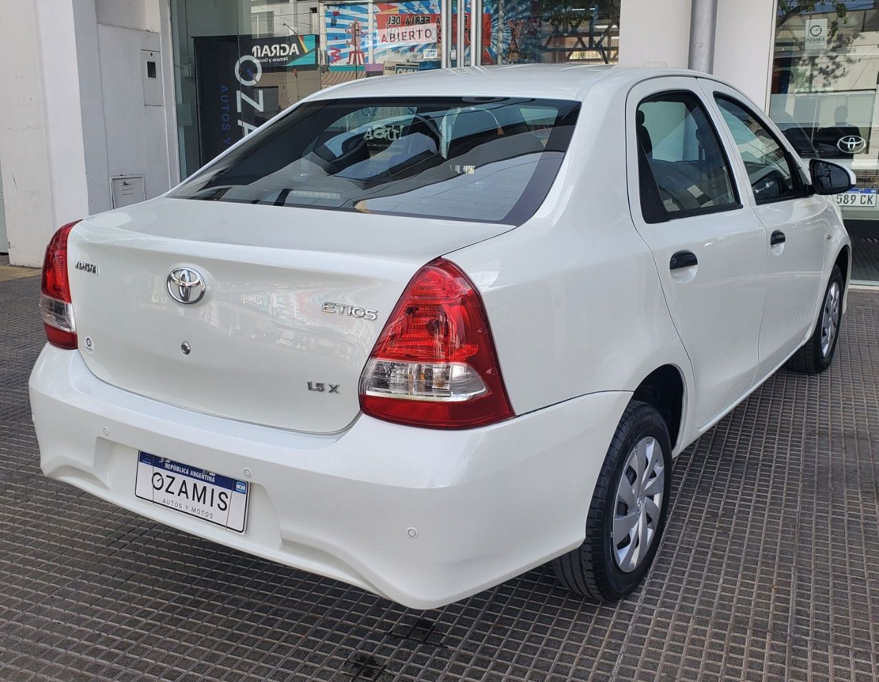 Toyota Etios Usado en Mendoza, deRuedas