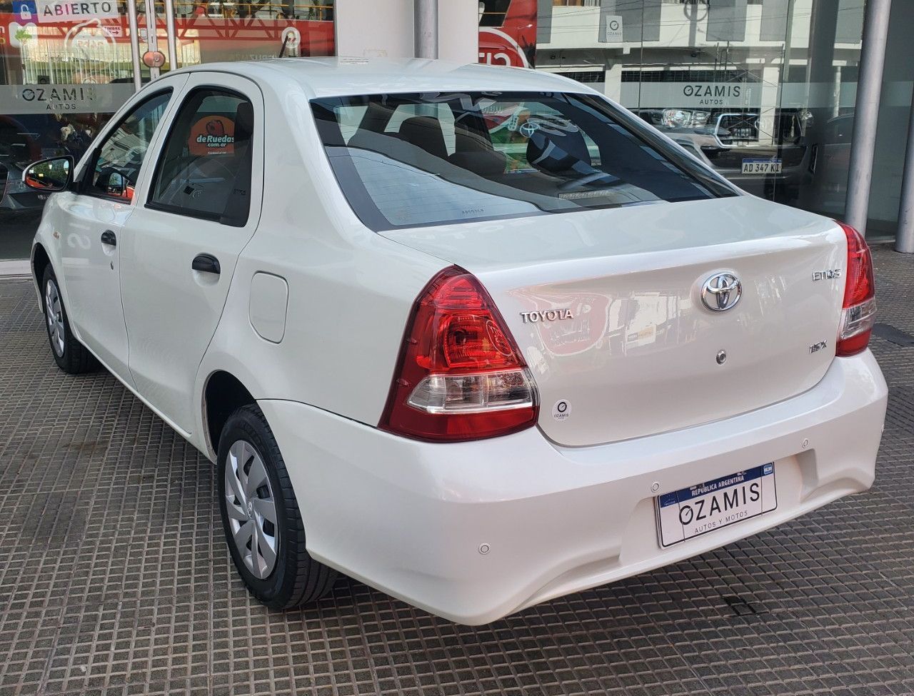 Toyota Etios Usado en Mendoza, deRuedas