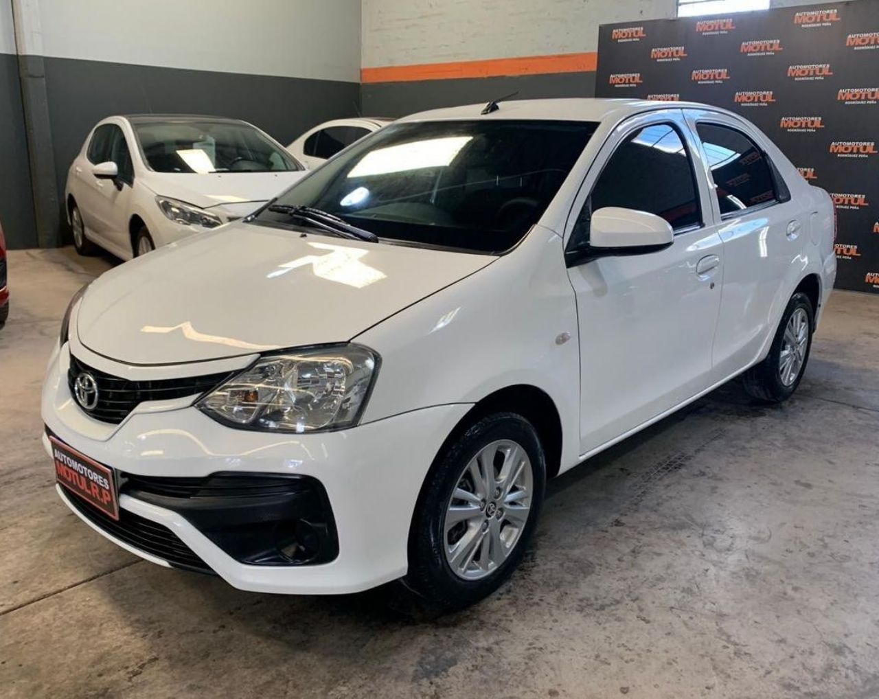 Toyota Etios Usado en Mendoza, deRuedas
