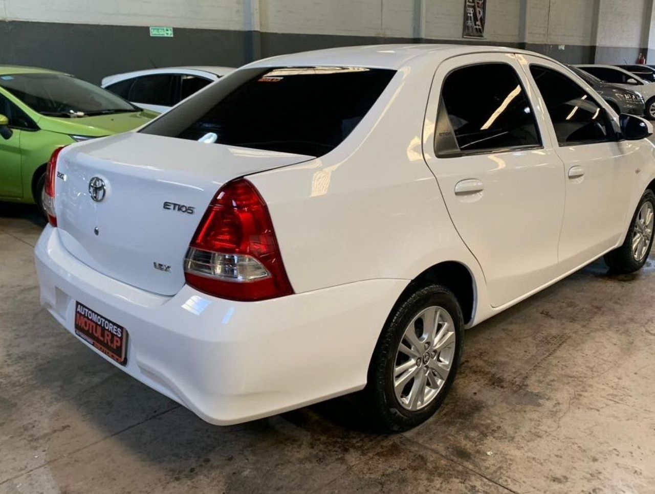 Toyota Etios Usado en Mendoza, deRuedas