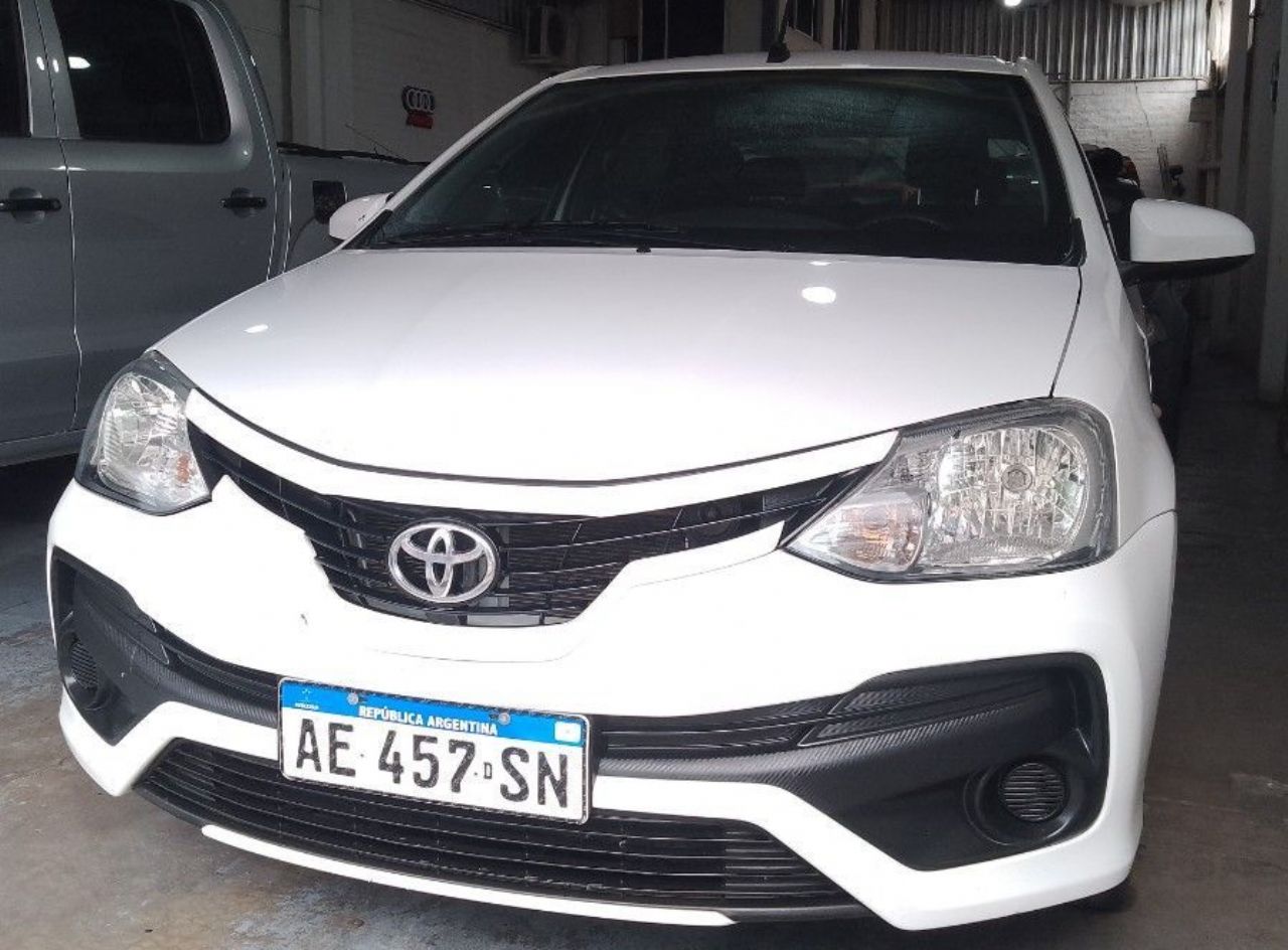 Toyota Etios Usado en Mendoza, deRuedas