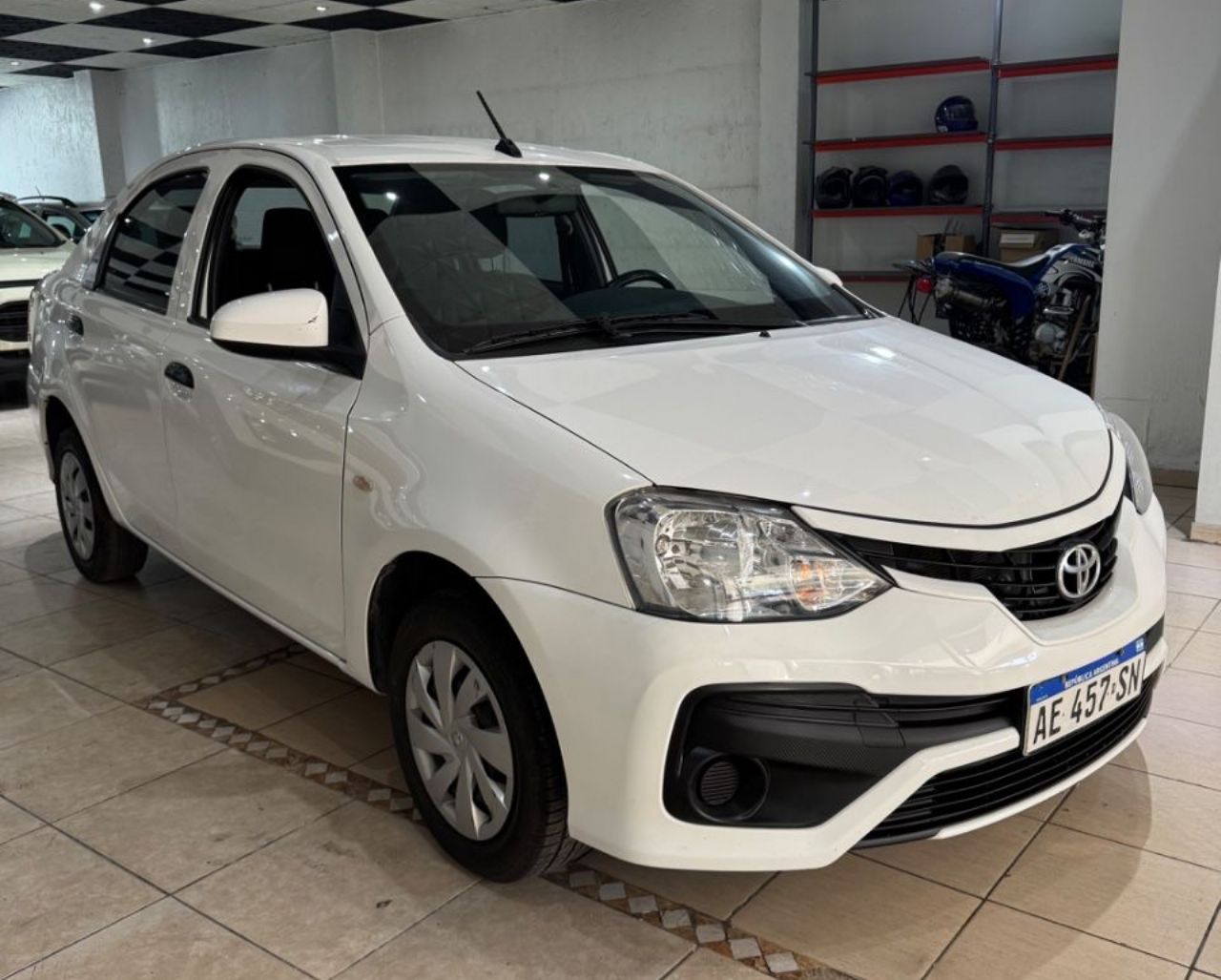 Toyota Etios Usado en Mendoza, deRuedas