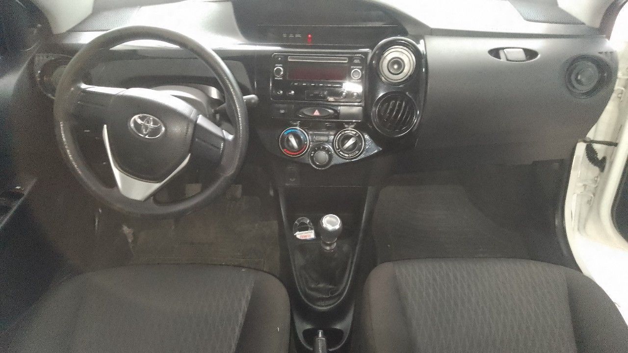 Toyota Etios Usado en Mendoza, deRuedas
