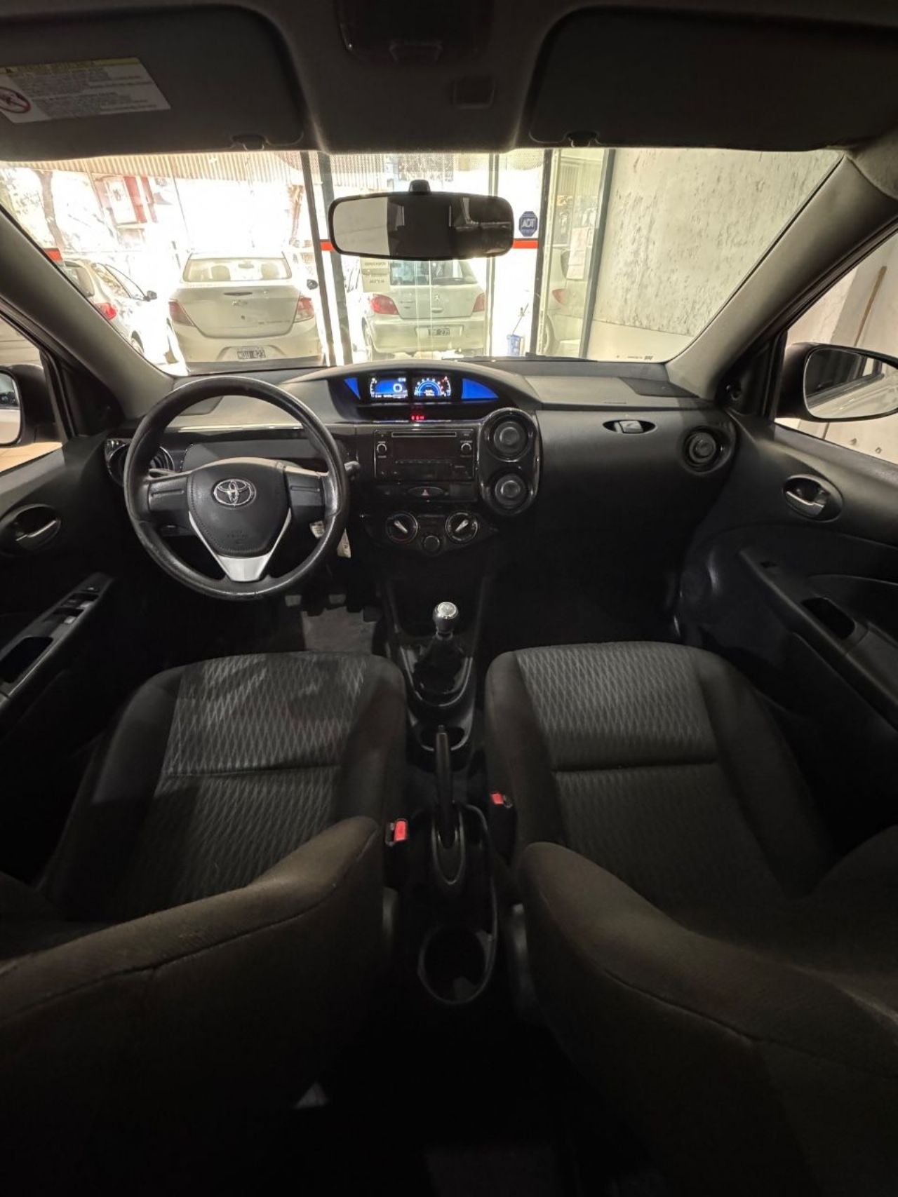 Toyota Etios Usado en Mendoza, deRuedas