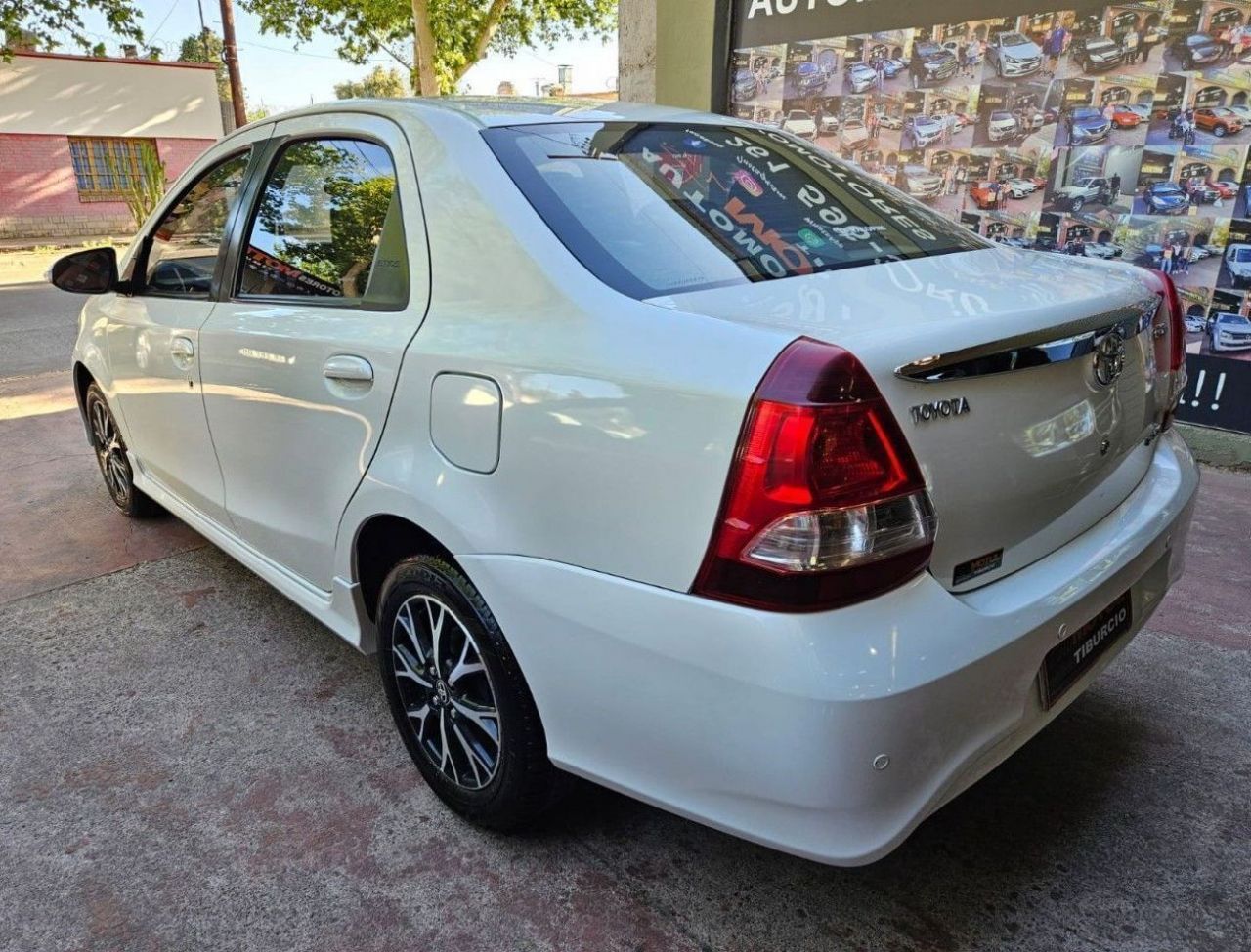 Toyota Etios Usado en Mendoza, deRuedas