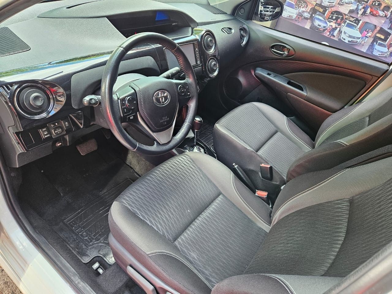 Toyota Etios Usado en Mendoza, deRuedas