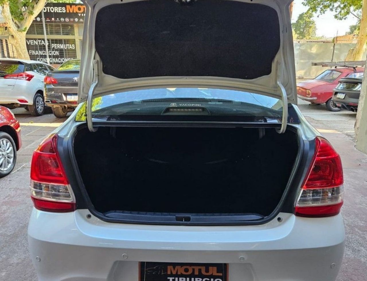 Toyota Etios Usado en Mendoza, deRuedas