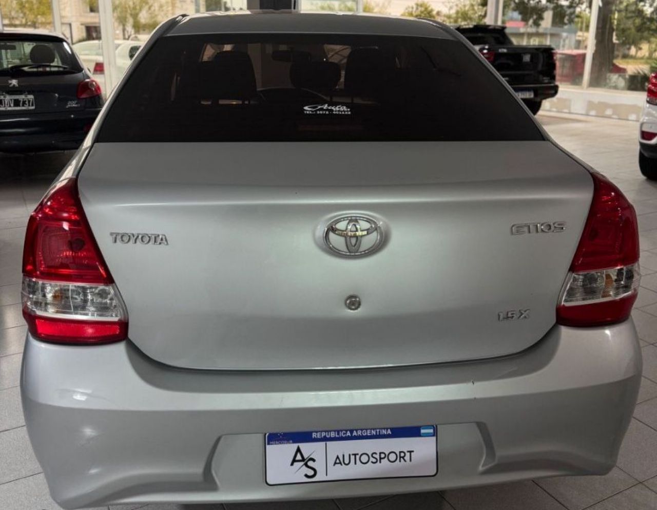 Toyota Etios Usado en Córdoba, deRuedas