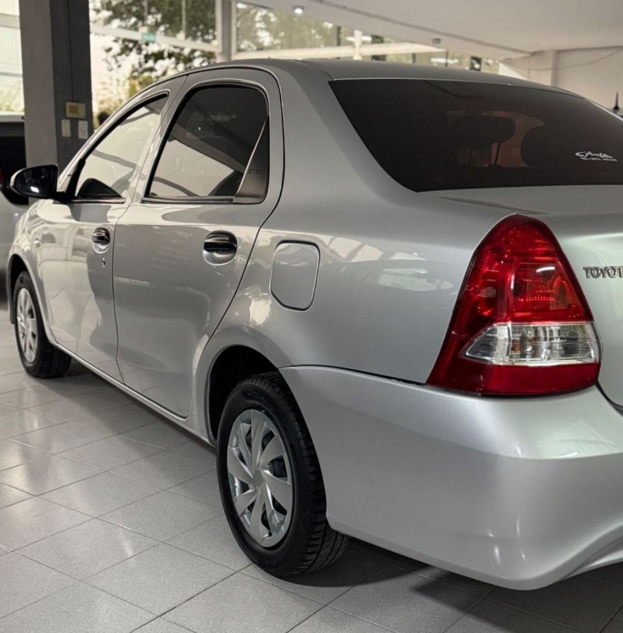 Toyota Etios Usado en Córdoba, deRuedas
