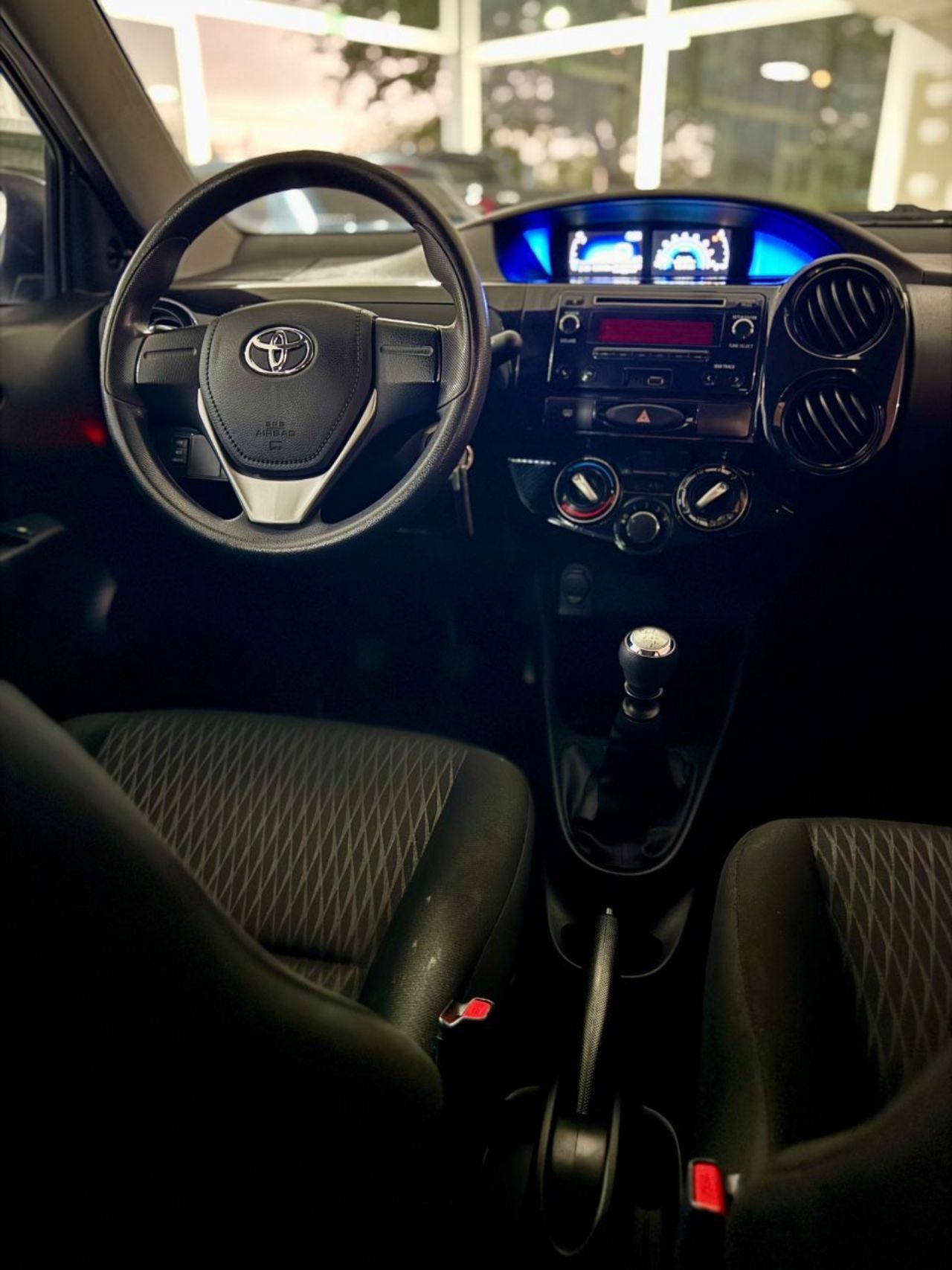 Toyota Etios Usado en Córdoba, deRuedas