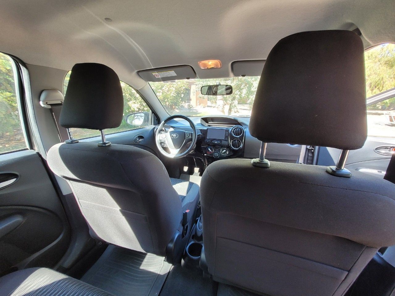 Toyota Etios Usado en Mendoza, deRuedas