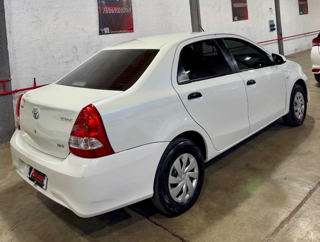 Toyota Etios Usado en Mendoza, deRuedas