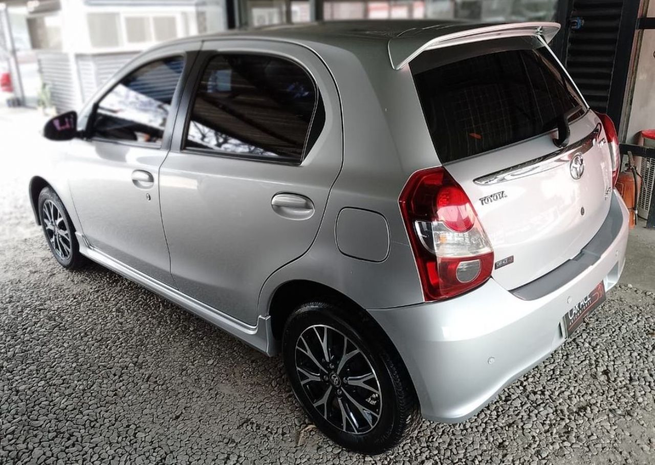 Toyota Etios Usado Financiado en Córdoba, deRuedas