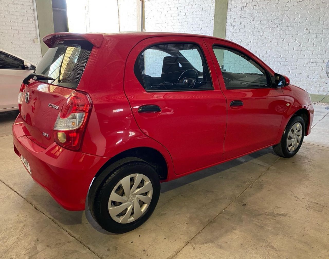 Toyota Etios Usado en Mendoza, deRuedas