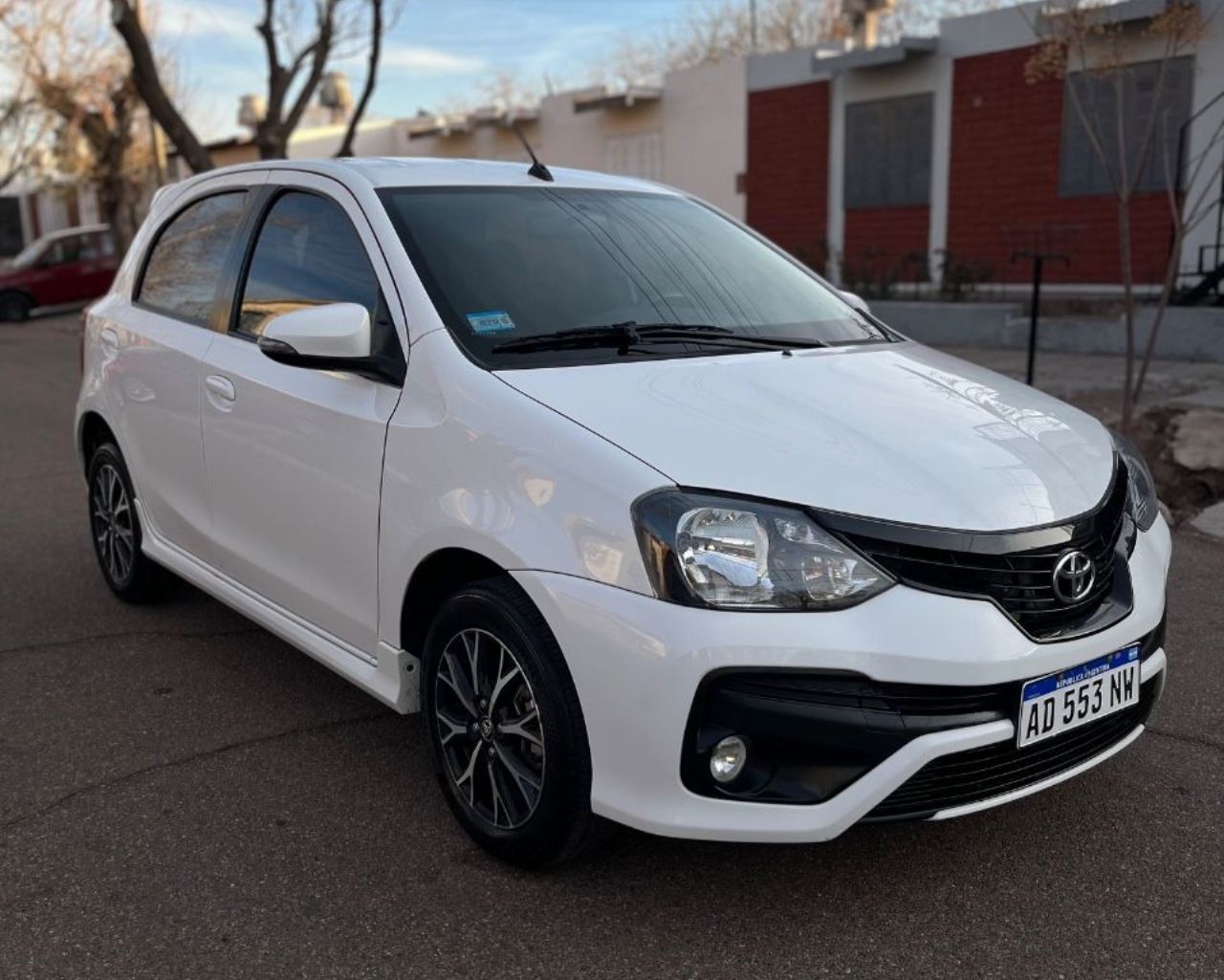 Toyota Etios Usado Financiado en Mendoza, deRuedas