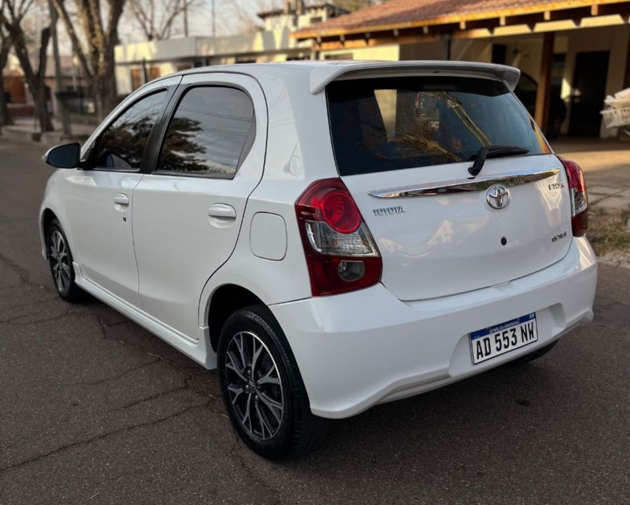 Toyota Etios Usado Financiado en Mendoza, deRuedas