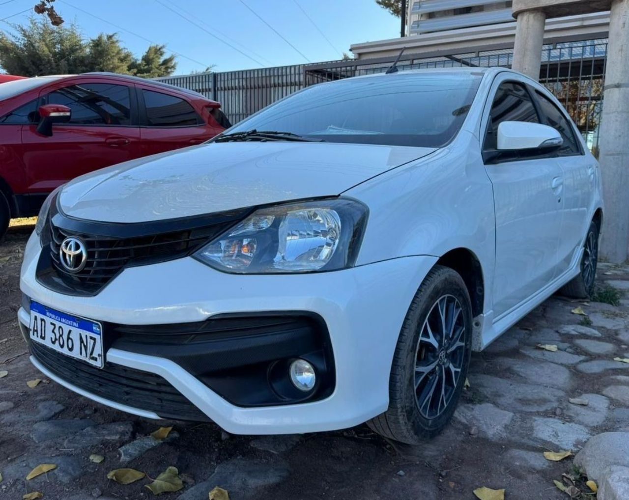 Toyota Etios Usado en Mendoza, deRuedas