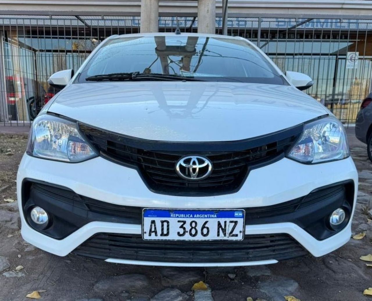 Toyota Etios Usado en Mendoza, deRuedas