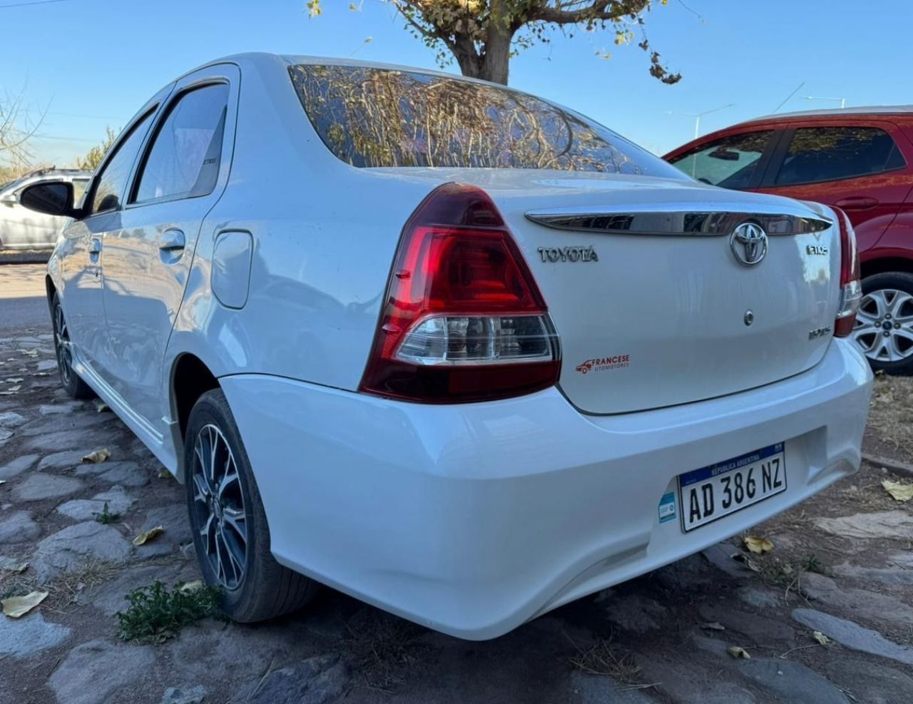 Toyota Etios Usado en Mendoza, deRuedas