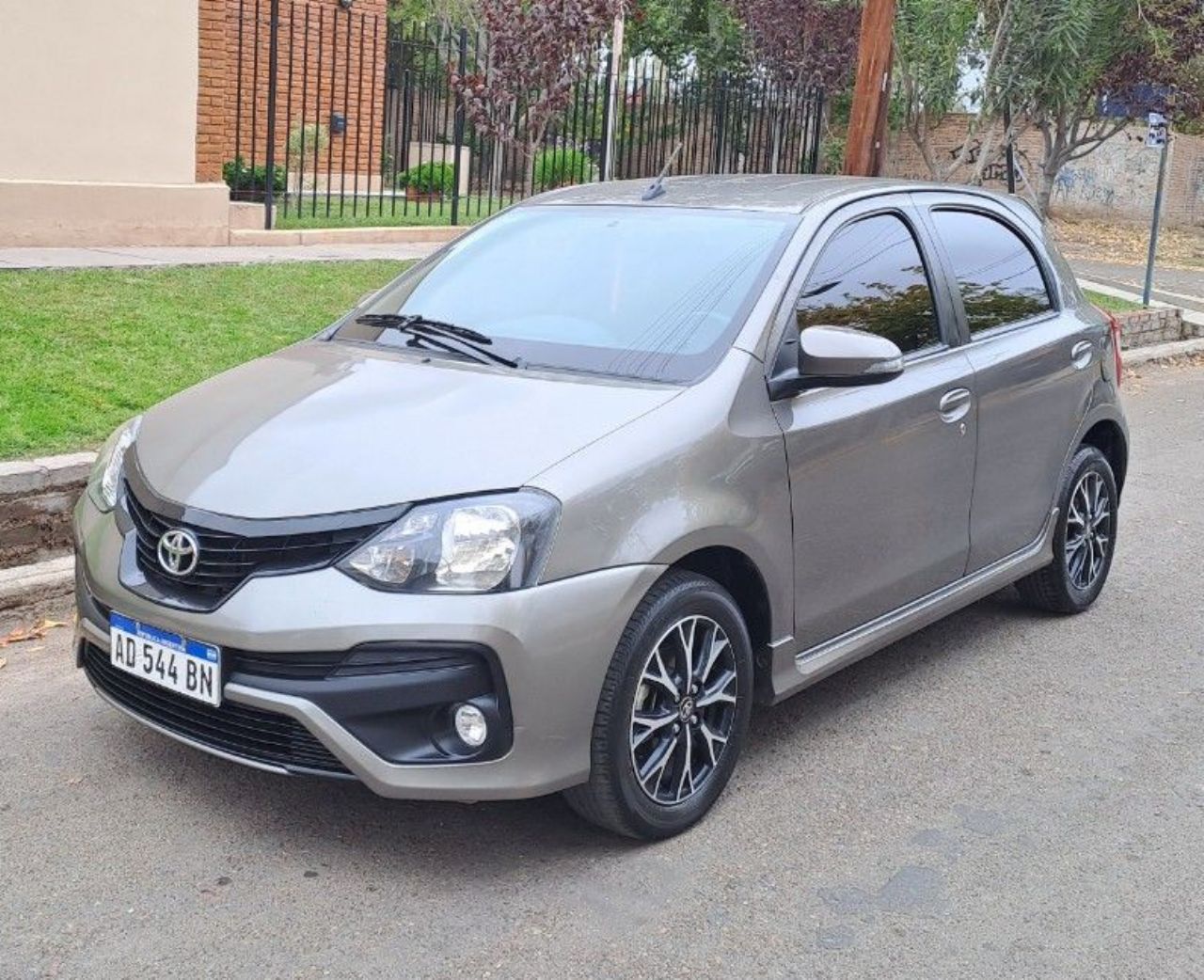 Toyota Etios Usado en Mendoza, deRuedas