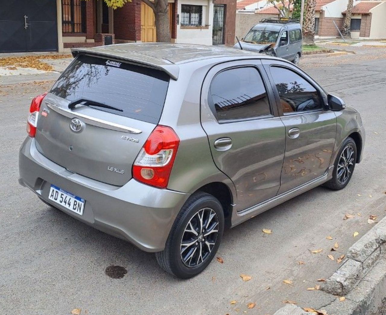 Toyota Etios Usado en Mendoza, deRuedas