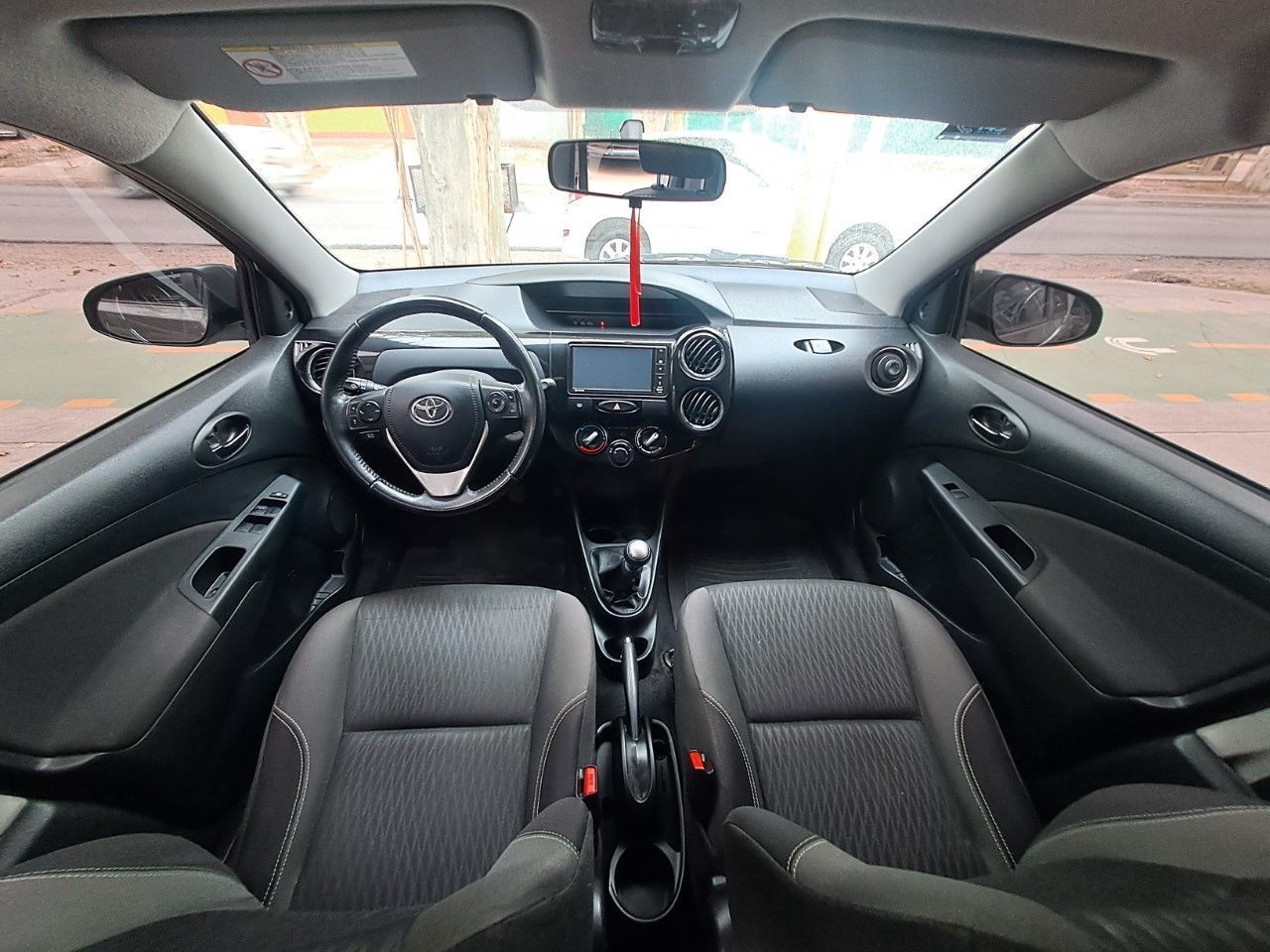Toyota Etios Usado en Mendoza, deRuedas