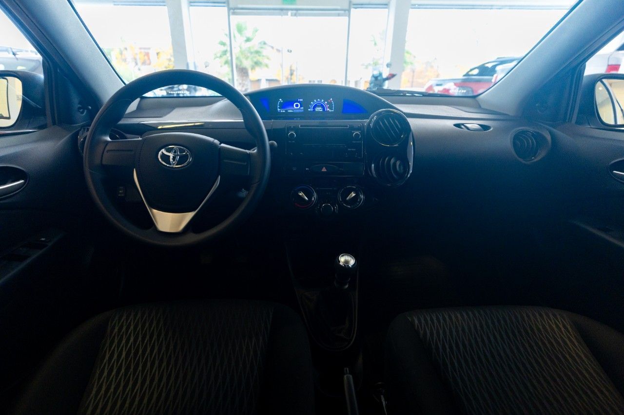 Toyota Etios Usado en Mendoza, deRuedas