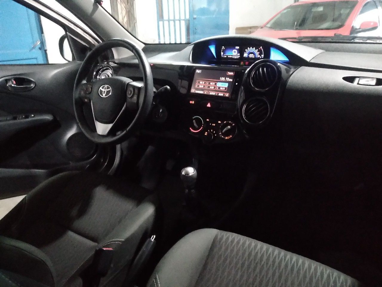Toyota Etios Usado Financiado en Mendoza, deRuedas
