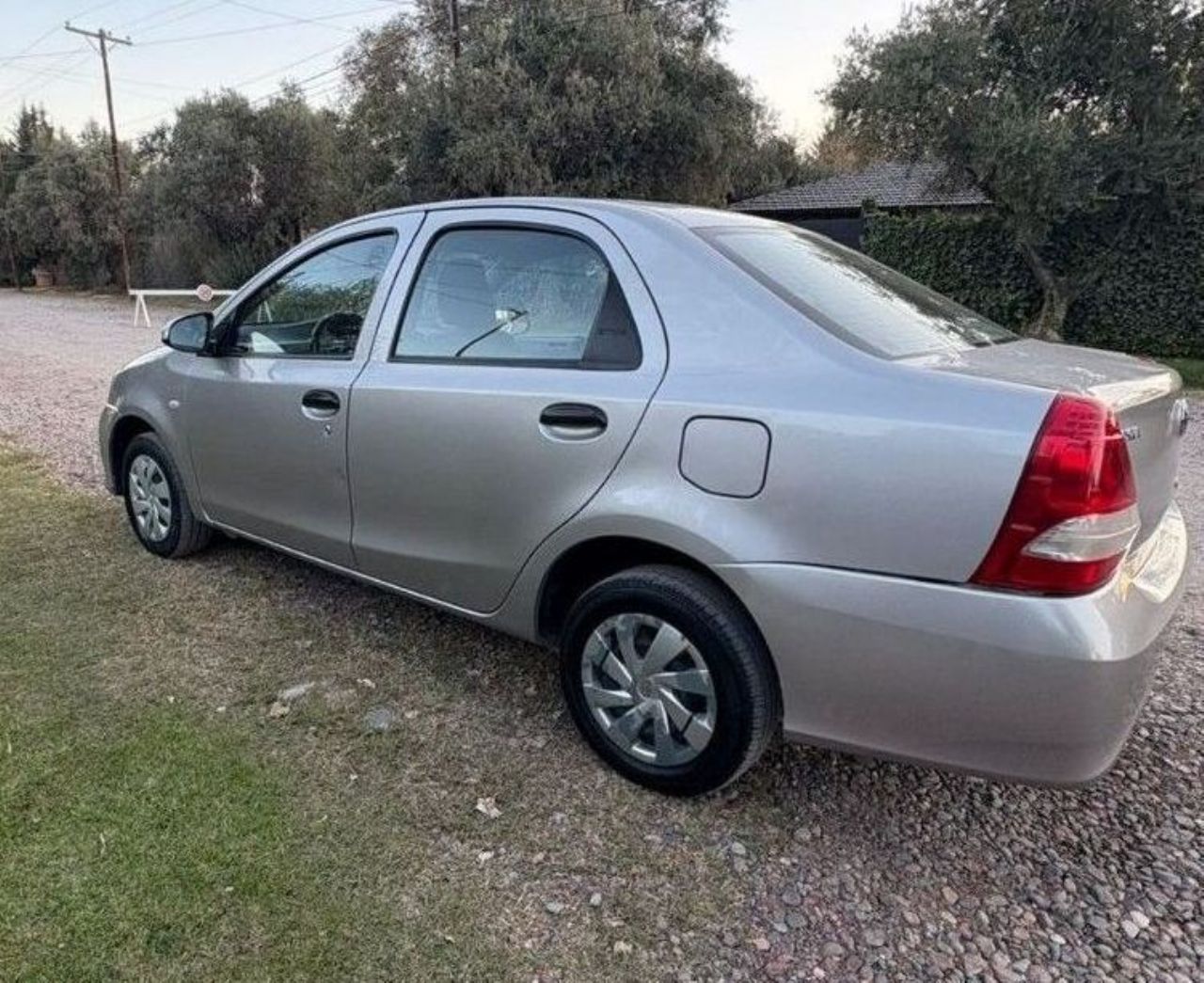 Toyota Etios Usado en Mendoza, deRuedas