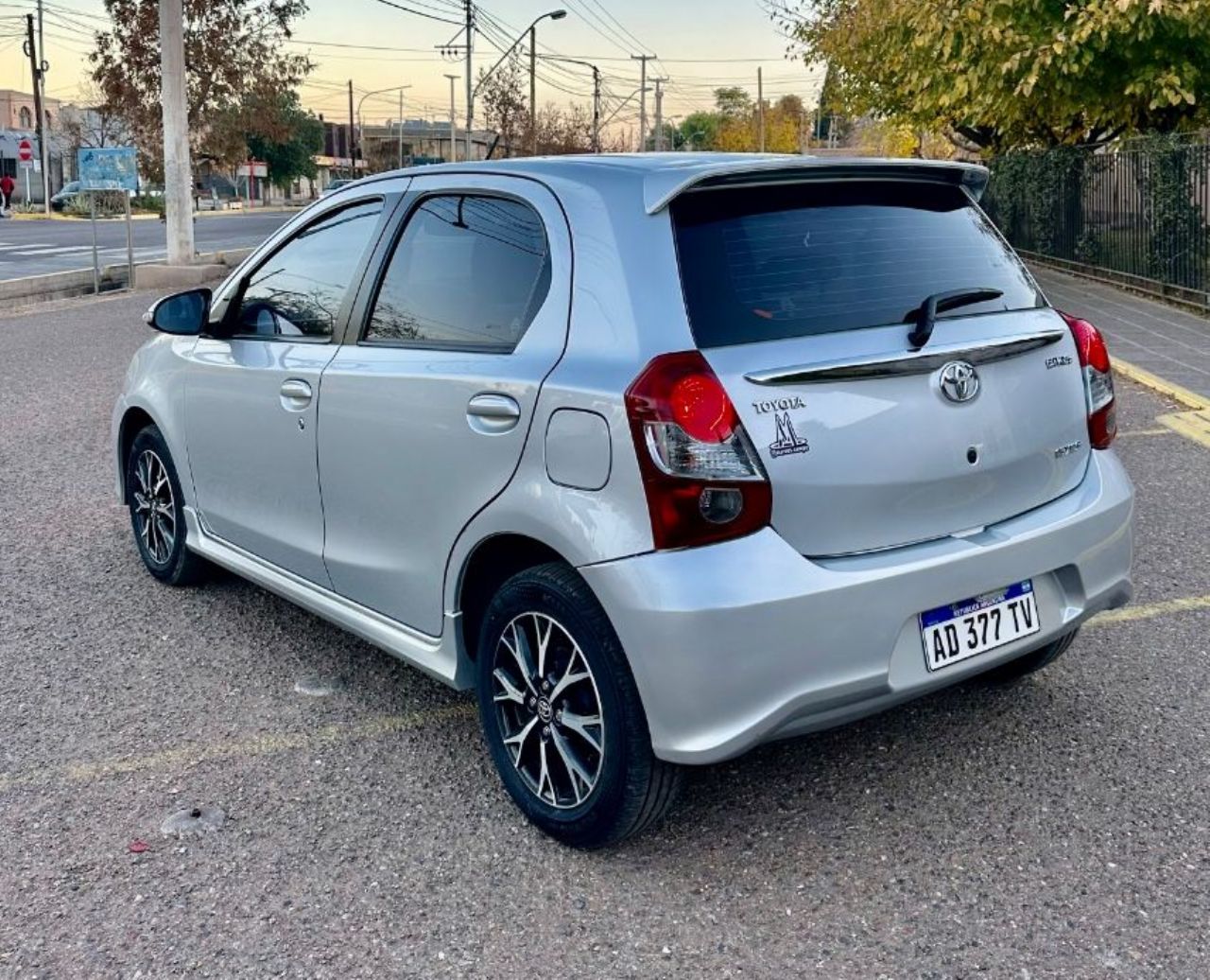 Toyota Etios Usado en Mendoza, deRuedas