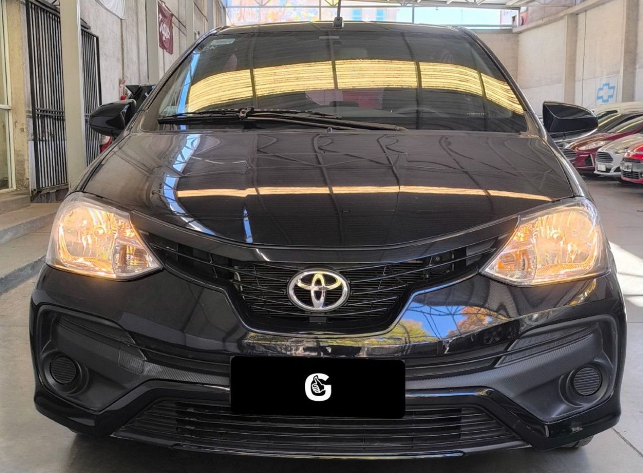 Toyota Etios Usado en Mendoza, deRuedas