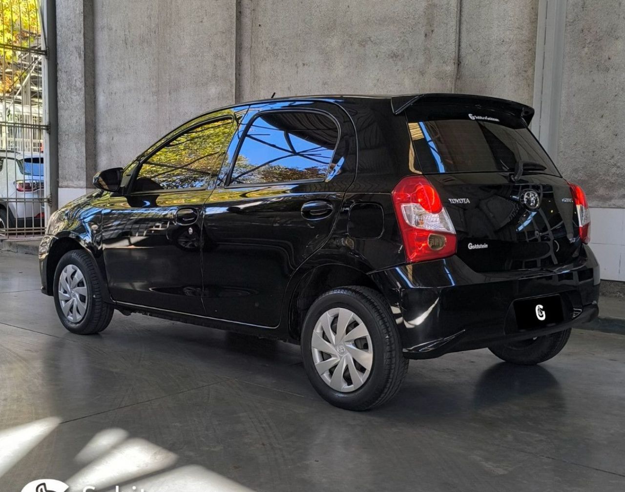 Toyota Etios Usado en Mendoza, deRuedas