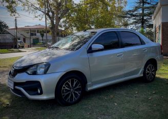 Toyota Etios Usado en Córdoba Financiado