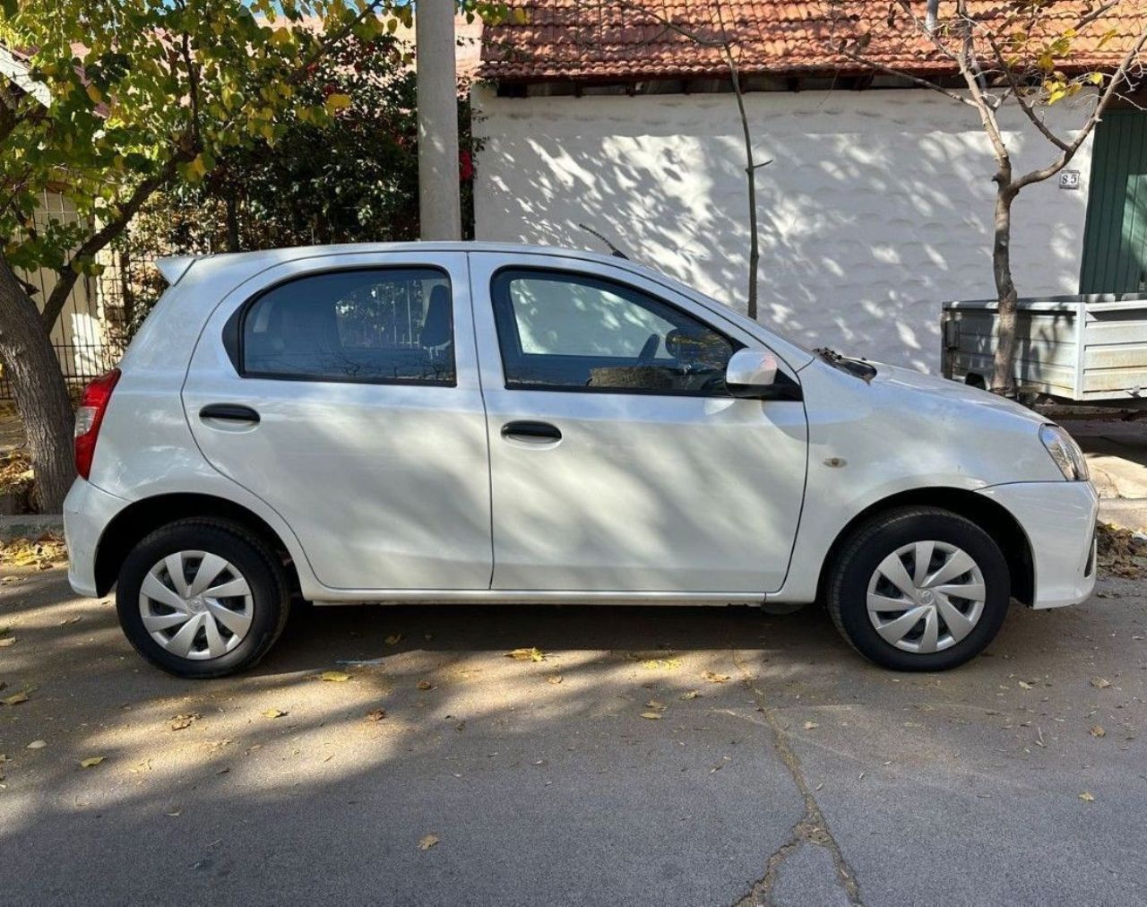 Toyota Etios Usado en Mendoza, deRuedas