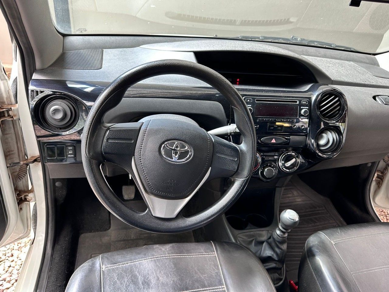 Toyota Etios Usado en Mendoza, deRuedas