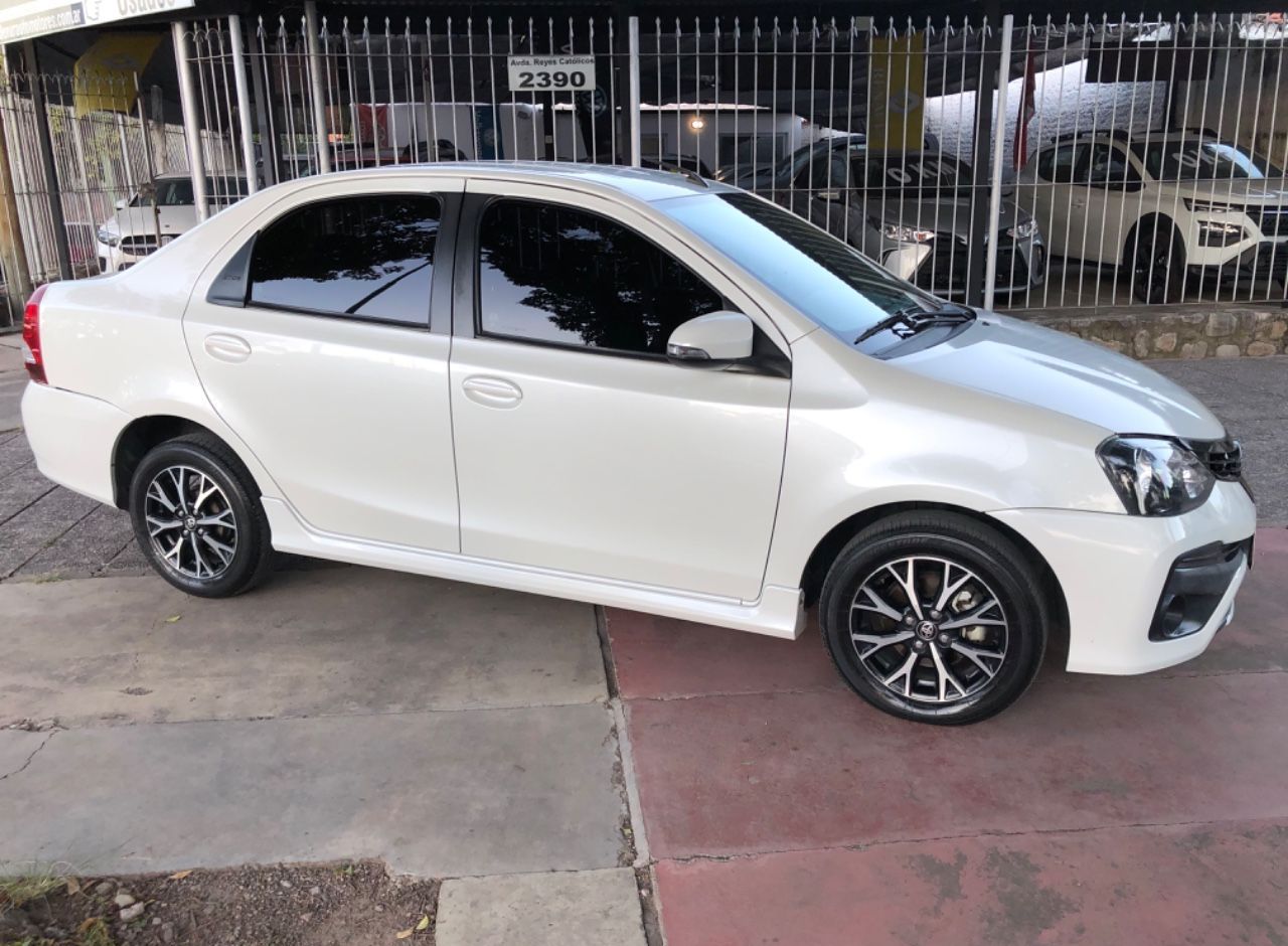 Toyota Etios Usado en Salta, deRuedas